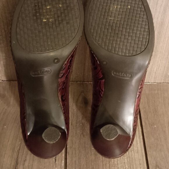 Nurture Sandee Peep Toe Brown Leather Embossed Heel Pumps Size 8M - Picture 14 of 16